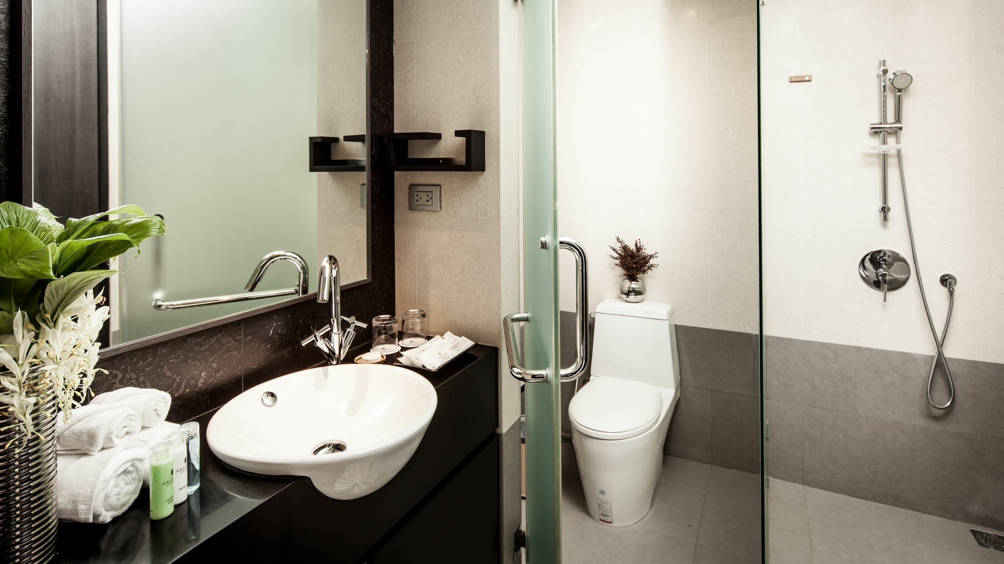 Arcadia Residence Ploenchit By Compass Hospitality Banguecoque Exterior foto